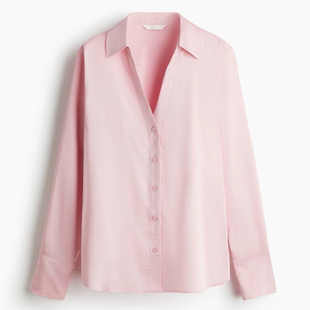 NWOT H&M V Neck Button Blouse
